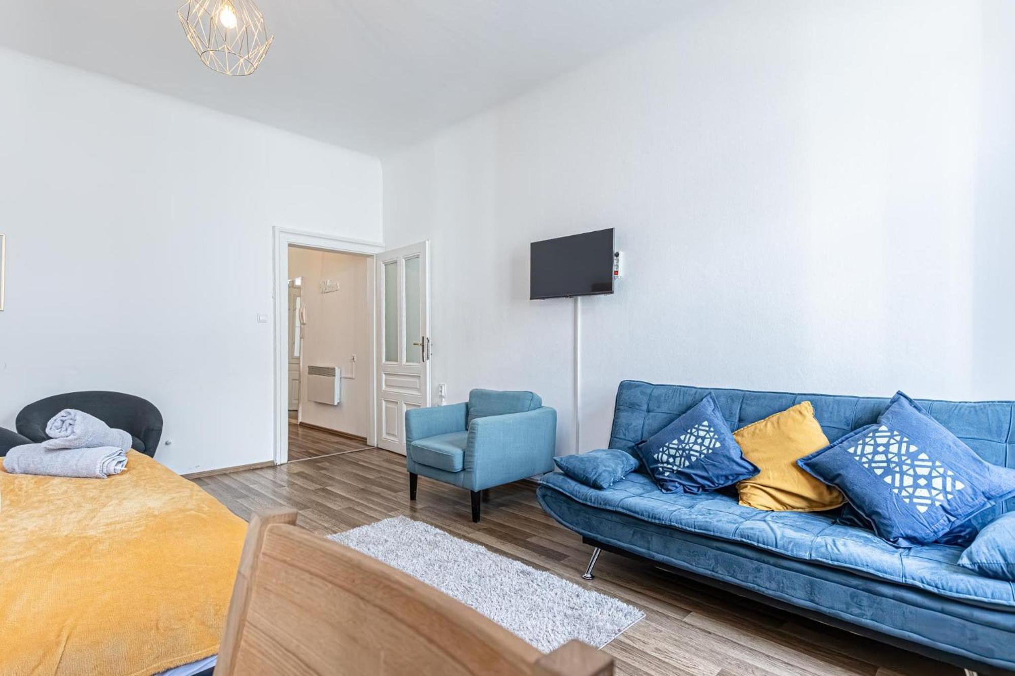 Explore Vienna: 1Br Retreat Near Westbahnhof Viena Exterior foto