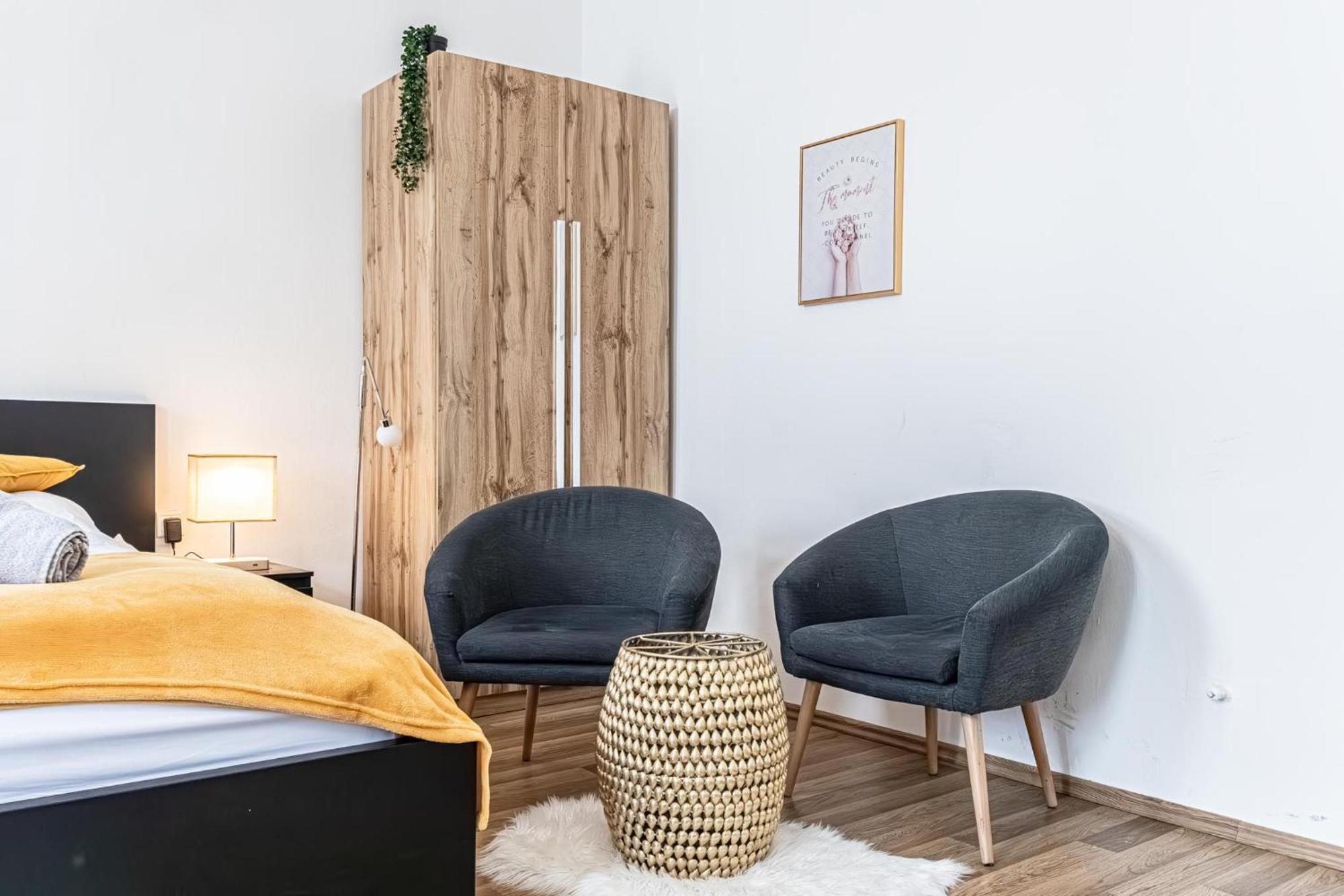 Explore Vienna: 1Br Retreat Near Westbahnhof Viena Exterior foto