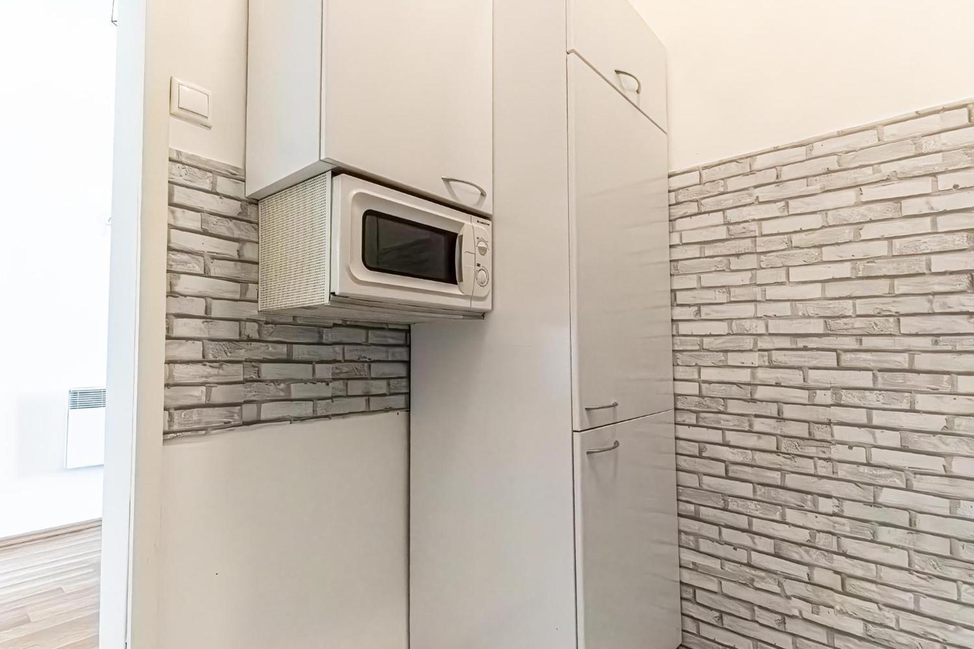 Explore Vienna: 1Br Retreat Near Westbahnhof Viena Exterior foto