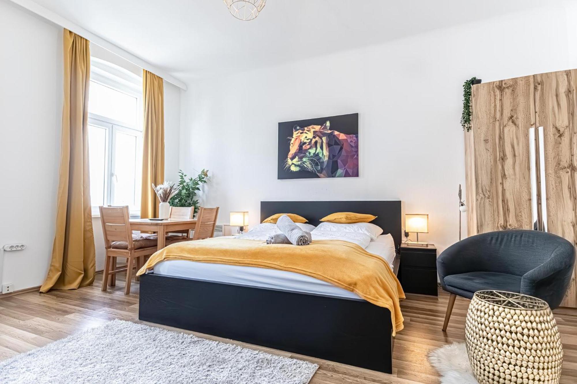 Explore Vienna: 1Br Retreat Near Westbahnhof Viena Exterior foto