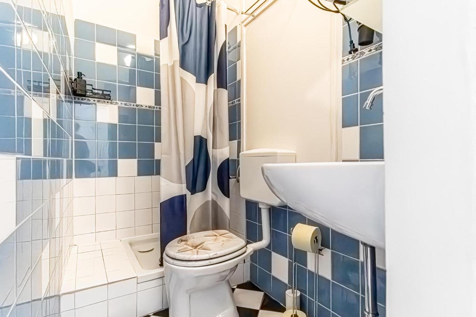 Explore Vienna: 1Br Retreat Near Westbahnhof Viena Exterior foto